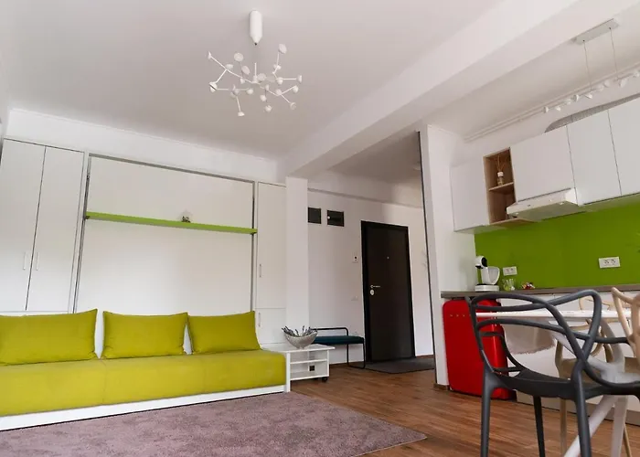 Chic Eva N Năvodari